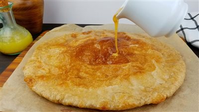 بالمقادير.. طريقة عمل الفطير المشلتت بالعسل