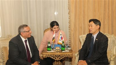 تفاصيل لقاء رئيس حزب الوفد والقنصل العام لسفارة كوريا الجنوبية بالقاهرة