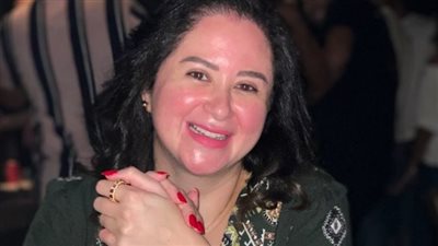 مي نور الشريف تستمد طاقتها في 2023 من الأهرامات.. شاهد بالصور