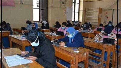 فتاة تؤدي الامتحان بدلا من قريبتها الحامل في قنا