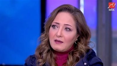 الفنانة عنبر تبكي على الهواء مع ياسمين عز.. اعرف السبب