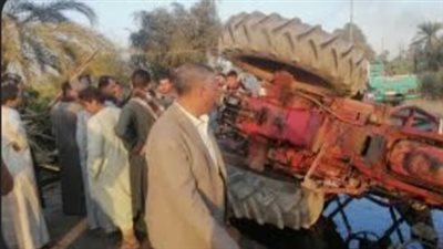 إصابة شخصين في حادث انقلاب جرار زراعي بالفيوم