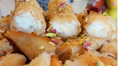 خطوة بخطوة.. طريقة عمل البقلاوة بالقشطة 