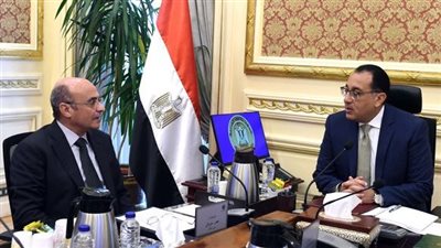 رئيس الوزراء يستعرض ضوابط منح الضبطية القضائية على قطاعات الاستثمار
