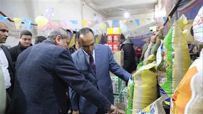 نائب محافظ المنيا يفتتح معرض أهلا رمضان في أبو قرقاص