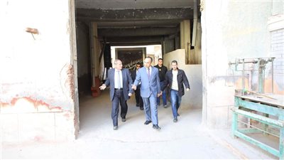  نائب محافظة المنيا يقود حملة رقابية ويضبط 1.5 طن قمح 