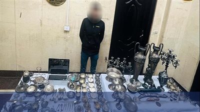 حاميها حراميها.. فرد أمن يسرق فضيات وأنتيكات وتحف من داخل فيلا بالقاهرة