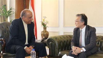 وزير قطاع الأعمال العام يبحث مع سفير اليابان تعزيز التعاون الاقتصادي