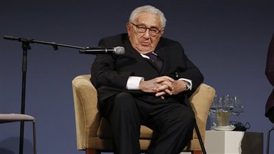 كيسنجر يتراجع عن موقفه الرافض لانضمام أوكرانيا إلى حلف الناتو