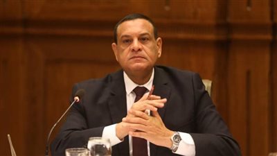 وزير التنمية المحلية: قانون انتظار المركبات الجديد يقضي على المواقف العشوائية 