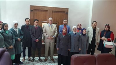 القوى العاملة تنظم جولات تفقدية ميدانية لأحد مصانع المستلزمات الطبية بأسيوط