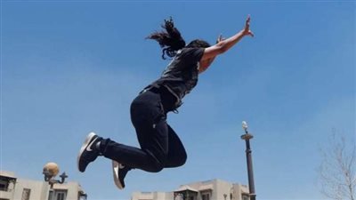 بسبب شريحة محمول.. سيدة تقفز من الطابق الرابع للهرب من تعذيب الزوج بالغربية