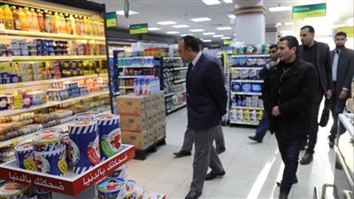 نائب محافظ المنيا يؤكد على ضرورة عدم المبالغة في زيادة الأسعار
