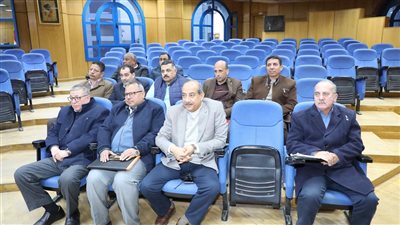 نائب محافظ المنيا يناقش خطة المحافظة الشاملة لمواجهه أزمات السيول