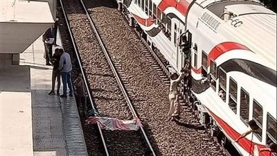 قطار روسي يدهس موظفًا على شريط سكة حديد سوهاج ويحول جثته لأشلاء