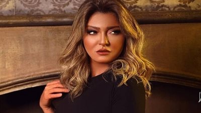 كواليس زيارة أشرف زكي لـ علا غانم في المستشفى