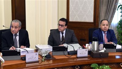  وزير الصحة يستعرض تقريرا عن الحالة الوبائية في مصر