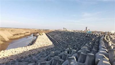 وزير الري يتابع موقف مشروعات حماية الشواطئ بمحافظة دمياط