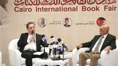 تفاصيل صدور أول كتاب بالغة الفرنسية عن الرئيس عبد الفتاح السيسي 