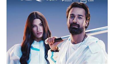 تارا عماد تبهر أحمد حاتم في قيادة الاسكوتر (فيديو)