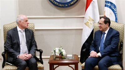 وزير البترول يبحث مع السفير الأسترالي تعزيز التعاون بين البلدين