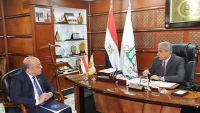 وزير القوى العاملة يلتقي سفير الفلبين بالقاهرة (تنسيق وتعاون وتبادل خبرات)