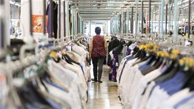 الداخلية تكشف سر انتشار ماركات ملابس عالمية بالأسواق المصرية