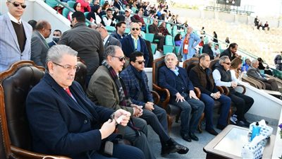 أشرف صبحي يحضر مباراة مصر وباراجواي في كأس ديفيز