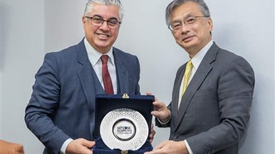 رئيس اقتصادية قناة السويس يستقبل سفير اليابان لبحث ملفات التعاون