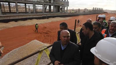 وزير النقل يتفقد معدلات تنفيذ الخط الأول للقطار الكهربائي السريع