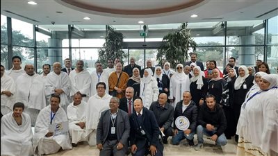 بالصور.. مطار القاهرة يُودع فوج معتمرى اللجنة النقابية بشركة ميناء القاهرة الجوى