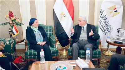 وزير التعليم العالي ووزيرة البيئة يناقشان دعم التعاون بين الوزارتين