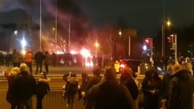 حرب شوارع بين الشرطة ومتظاهرين في إنجلترا.. فيديو