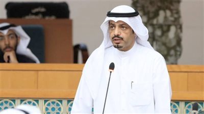 نائب كويتي يطالب بإغلاق المحلات يوم الجمعة