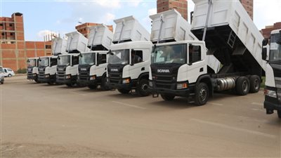 محافظ المنوفية يتفقد 14 معدة جديدة لدعم منظومة المخلفات الصلبة