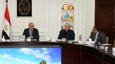 وزير الإسكان يتابع الموقف التنفيذي لمشروعي منطقة الأعمال المركزية بالعاصمة الإدارية