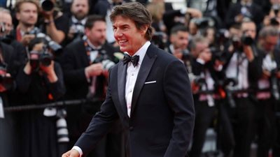 توم كروز يإطلالة أنيقة خلال غداء الأوسكار.. صور