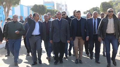 وزير التنمية المحلية يتفقد مشروعات حياة كريمة في مركز ملوي 