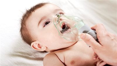 أستاذ أمراض صدر يوضح الأعراض والفئات التي يستهدفها الفيروس المخلوي 