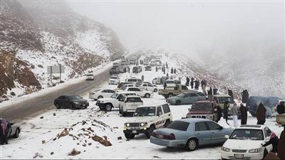 البسوا ولبسوا عيالكم.. تحذيرات بالسعودية من أطول موجة برد