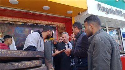 تحرير 19 محضرا للمحال التجارية ورفع الإشغالات في أبو قرقاص بالمنيا