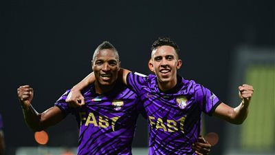 العين يخطف فوزا ثمينا على اتحاد كلباء في اللحظات الأخيرة بالدوري الإماراتي