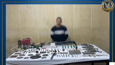 ضبط حداد يدير ورشة لتصنيع وإصلاح الأسلحة النارية في الجيزة