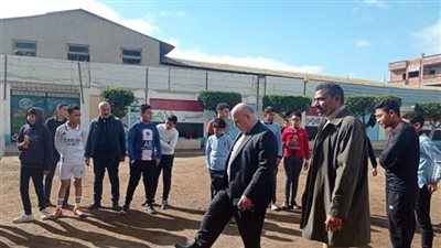 وكيل تعليم دمياط يتفقد مدارس إدارة كفر البطيخ