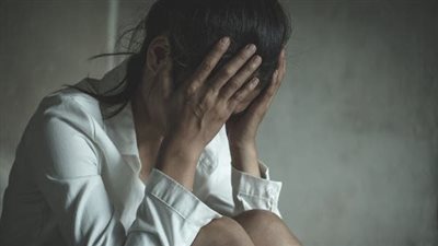 بعد علاقة عاطفية بينهما.. عامل يبتز مدرسة ويساومها على 80 ألف جنيه