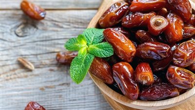الفوائد الصحية للتمر.. وماذا يحدث للجسم عند تناوله على الإفطار في رمضان؟