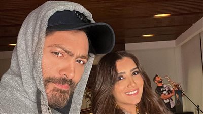 بعد اعتذارها عن تاج.. تامر حسني يوجه رسالة لـ مي عمر