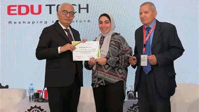 وزير التربية والتعليم يكرم أوائل الدبلومات الفنية بملتقى التعليم الفني والتكنولوجي إديوتك إيجيبت