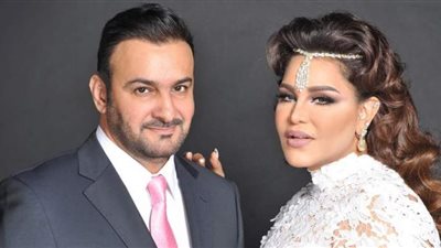 وصلة غزل بين المطربة أحلام وزوجها مبارك الهاجري: 