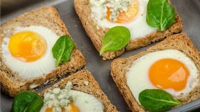 لوجبة إفطار صحية.. طريقة عمل التوست بالجبن والخضروات